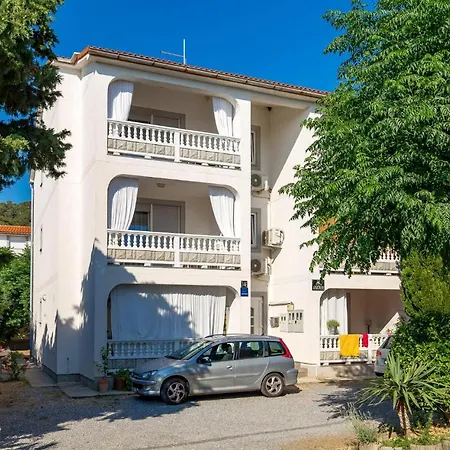 Apartment In With Wifi