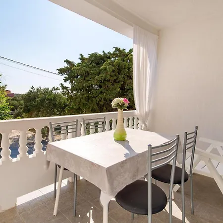 Apartment In With Wifi Barbat na Rabu